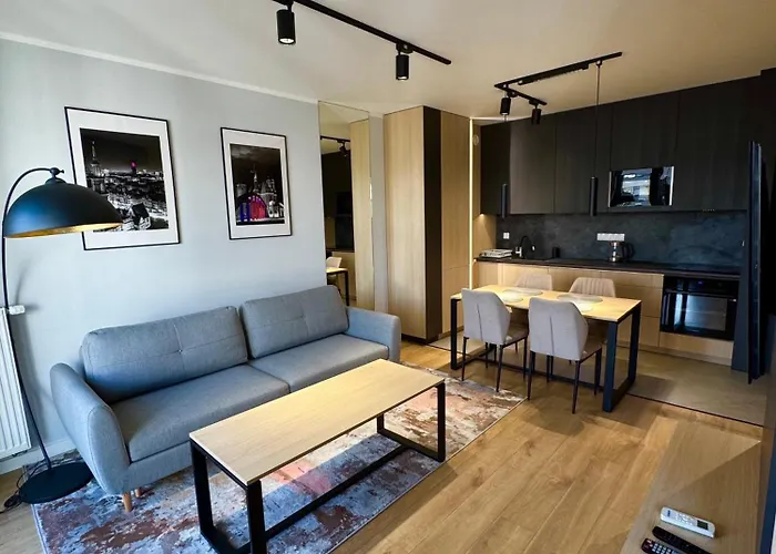 Business And Pleasure Malta Posnania Self Check In 24h Apartment