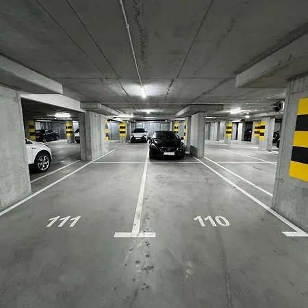 Business And Pleasure Malta Posnania Self Check In 24h * Πόζναν