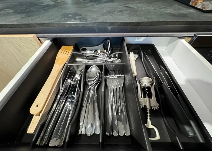 Business And Pleasure Malta Posnania Self Check In 24h *